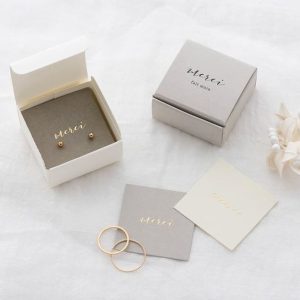 Hộp giấy đựng khuyên tai