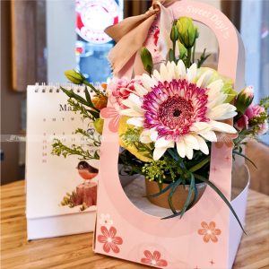 Túi giấy cắm hoa ( họa tiết bông hoa)