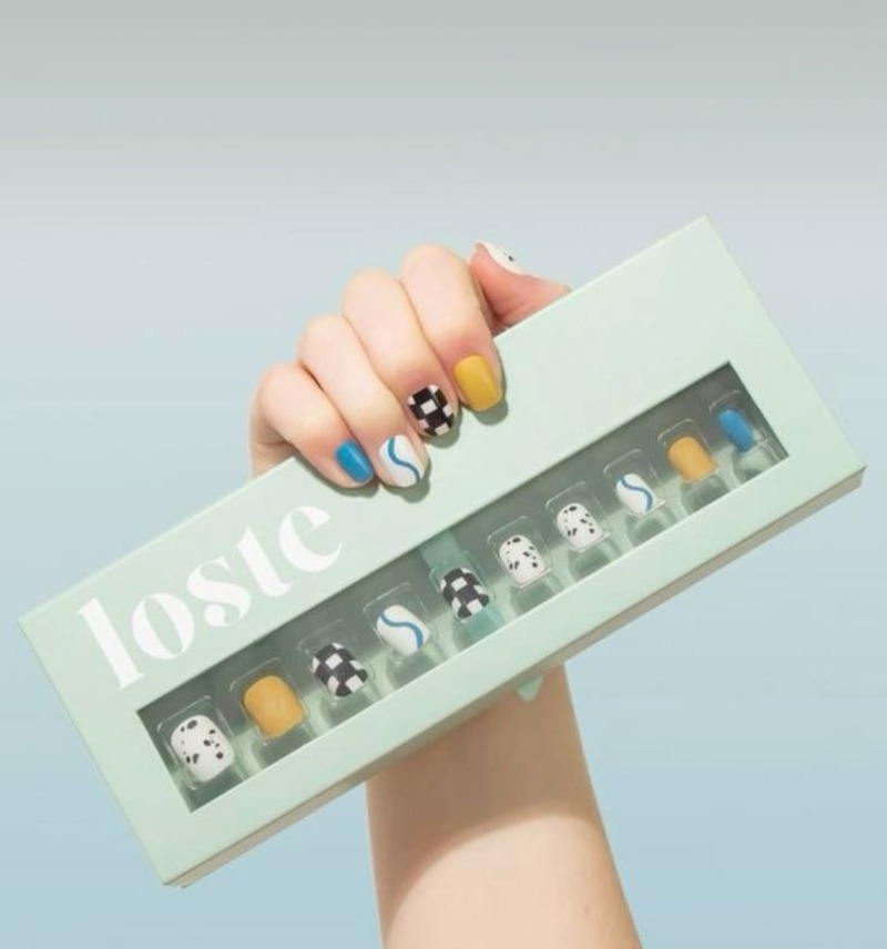 in hộp cứng đựng nail và mi